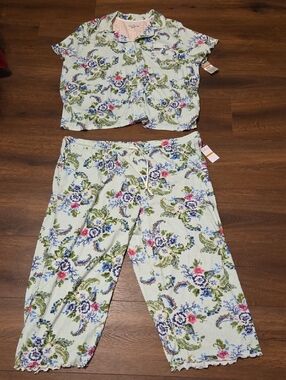Karen Newbuger ladies  Floral Blue & Green pajamas NWT 3X